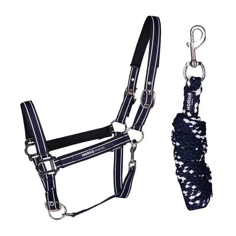 Horka Halsterset Originals Zwart – Comfort & Stijlvol Design. Deze Horka Halsterset Originals is verkrijgbaar bij Livin Horse Shop, dealer van Horka! Frontaanzicht Horka Halsterset Originals