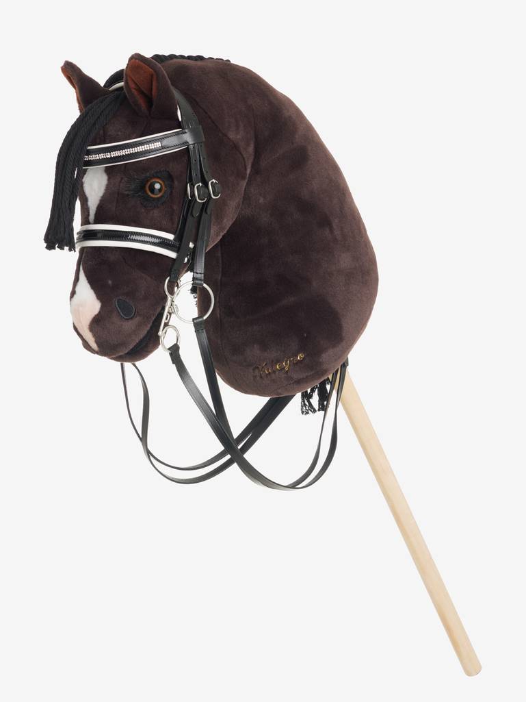 LeMieux Hobby Horse Valegro – Realistisch Stokpaardje voor Kinderen. Dit stokpaardje is verkrijgbaar bij Livin Horse Shop. Frontaanzicht hobby horse Valegro met hoofdstel