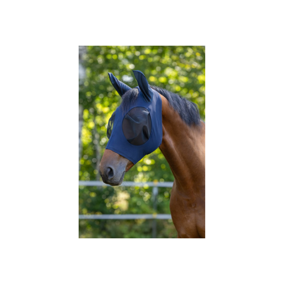 Strak en comfortabel vliegenmasker met extra fijn gaas. Houdt zelfs de kleinste vliegjes tegen. Lichtgewicht, rekbaar en perfect passend rondom de ogen. Leverbaar bij Livin Horse shop