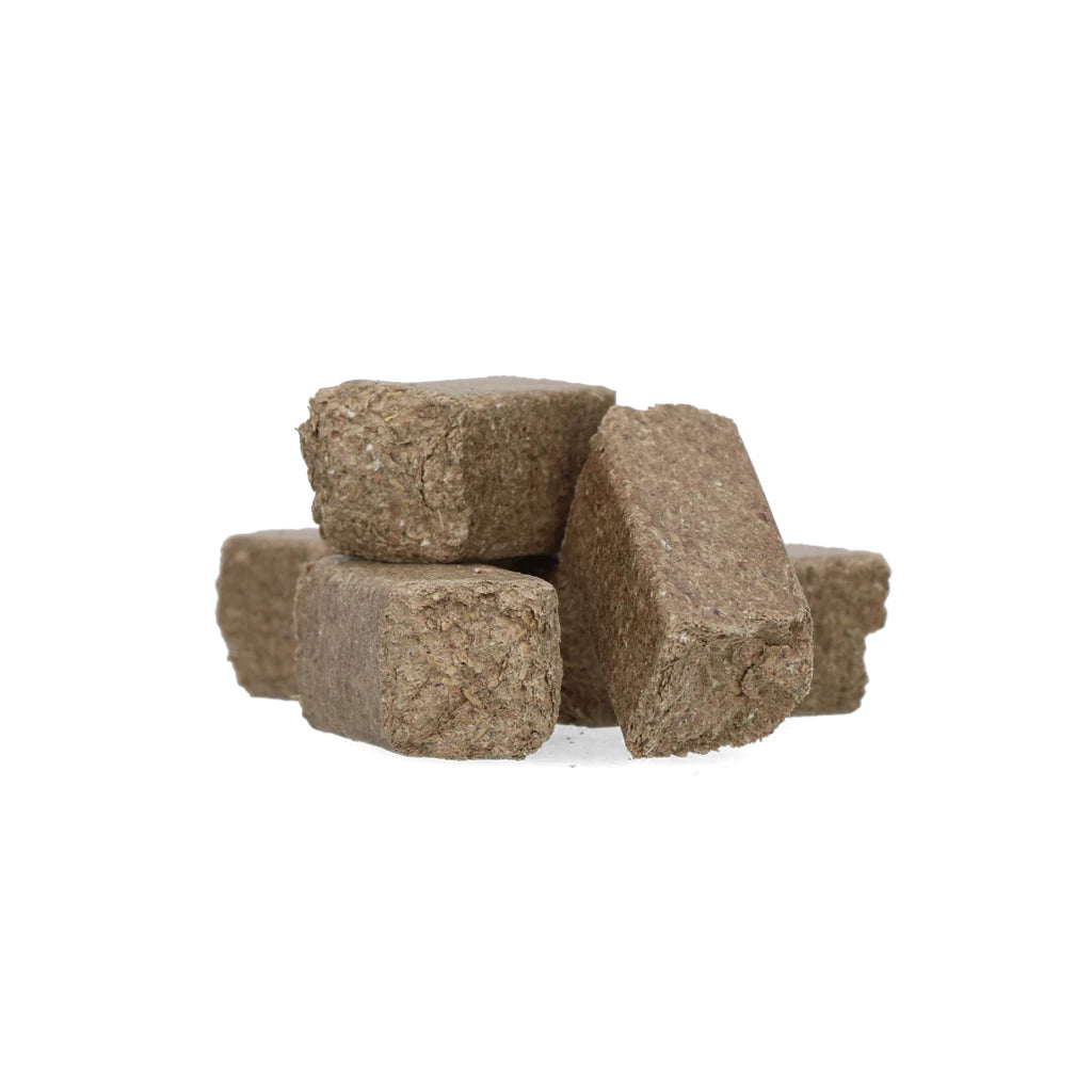 Excellent Horse Sweet Blocks Appel 1,2 kg: smakelijke, suikerarme paardensnoepjes in stevige brokvorm. Niet kruimelend ✓ Ideale beloning ✓ Bestel nu online!