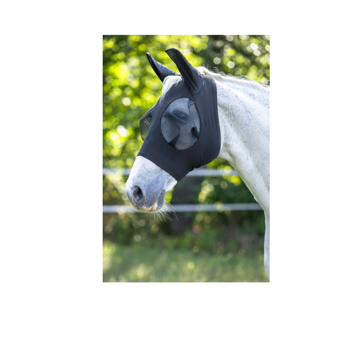 Strak en comfortabel vliegenmasker met extra fijn gaas. Houdt zelfs de kleinste vliegjes tegen. Lichtgewicht, rekbaar en perfect passend rondom de ogen. FinoStretch Vliegenmasker – Ultieme Bescherming & Pasvorm