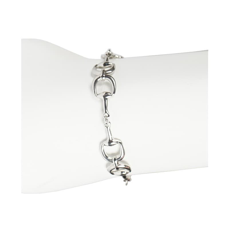Stijlvolle zilveren armband met kleine bitten van Horka. Perfect voor elke paardenliefhebber en ruiter. Bestel nu bij Livin Horse Shop!