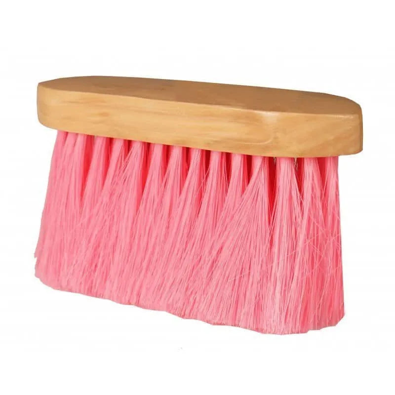 Borstel Hout Lang Zwart Roze. Stijlvolle roze houten paardenborstel van Horka met lange, zachte kunststof haren. Voor stof en losse haren. Comfortabel in gebruik. Verkrijgbaar bij Livin Horse Shop.