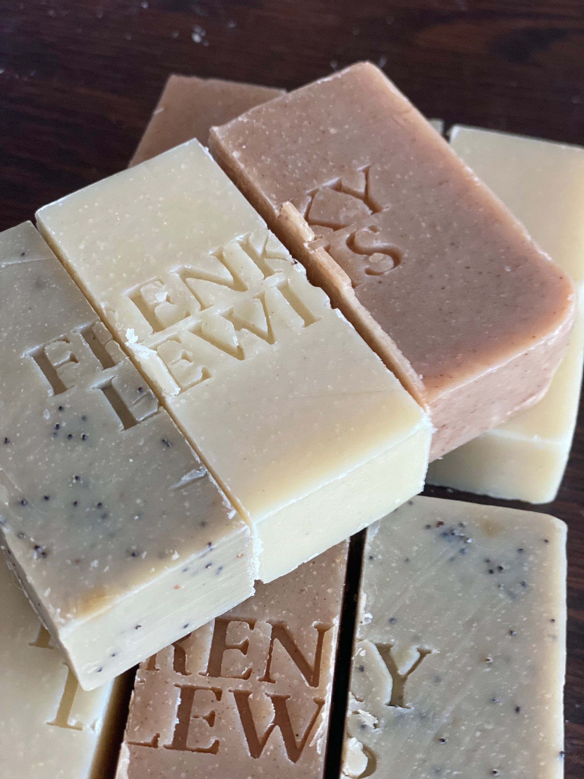 vooraanzicht proefpakketje paarden shampoobar, drie soorten paarden shampoobars, 100% natuurlijke shampoobars, horsesoap