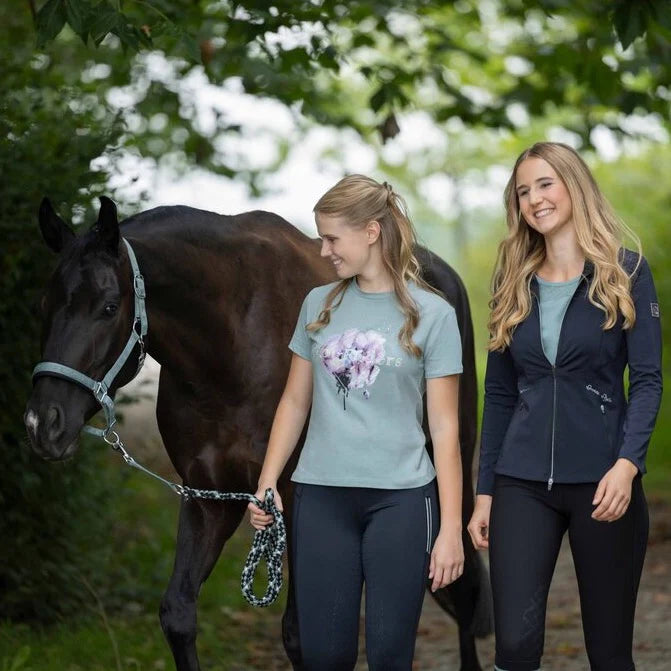HKM Halstertouw Harbour Island Salie – Sterk & Stijlvol | Livin Horse Shop. De halstertouwen zijn verkrijgbaar bij Livin Horse shop.
