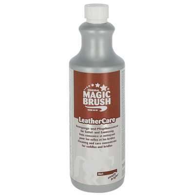 Magic Brush Leather Care 3-in-1: reinigt, voedt en beschermt leer in één stap. Voor zadels, hoofdstellen en laarzen. Verkrijgbaar bij Livin Horse Shop.