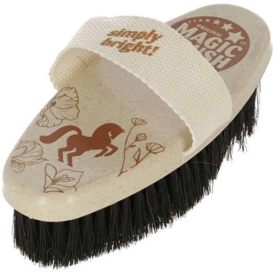 Magic Brush Glansborstel Water Lily Gerecycled. Magic Brush Water Lily Glansborstel met paardenhaar, gemaakt van 60% gerecycled plastic en natuurlijke vezels. Met katoenen handvat. Duurzaam en Europees geproduceerd.