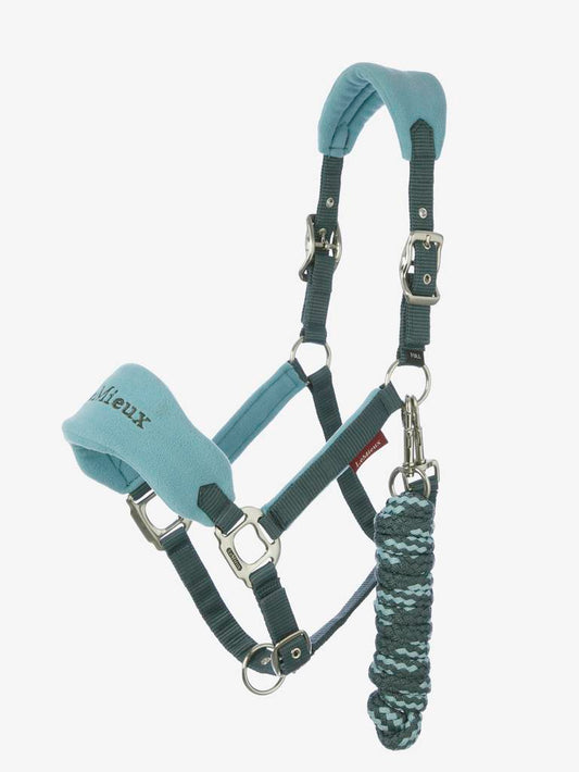 LeMieux Vogue halster Petrol. Deze halsters van LeMieux zijn verkrijgbaar bij livin horse shop, dealer van LeMieux. Frontaanzicht halsterset LeMieux Petrol
