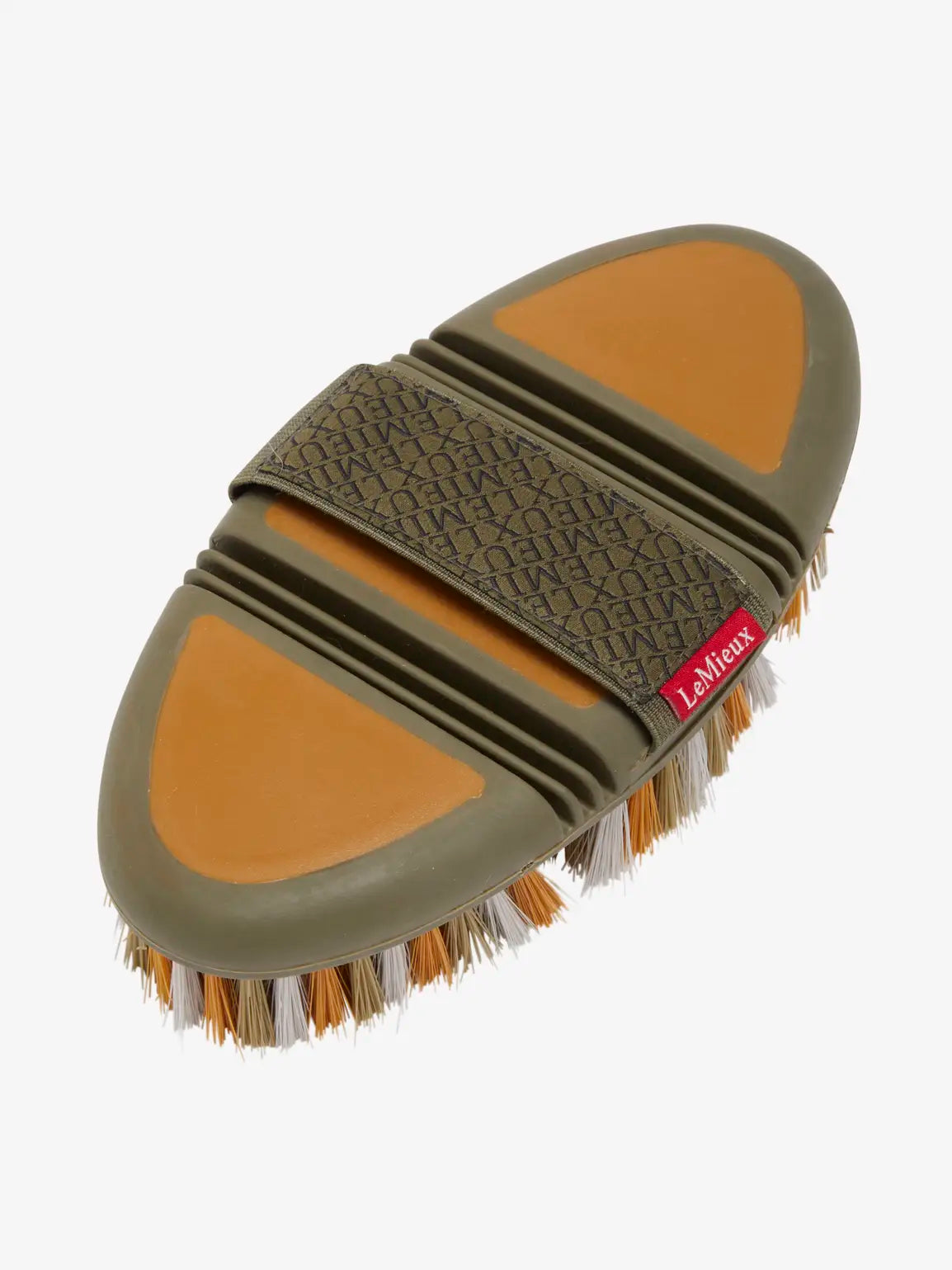 LeMieux Flexi zachte borstel Alpine. Zachte paardenborstel met ergonomisch design. Comfortabel & effectief reinigen. LeMieux Flexi Alpine – nu verkrijgbaar bij Livin Horse Shop!