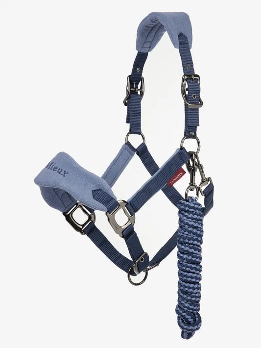 LeMieux Vogue Halsterset Indigo – Comfortabel & Verstelbaar. De LeMieux Halstersets zijn verkrijgbaar bij Livin Horse Shop