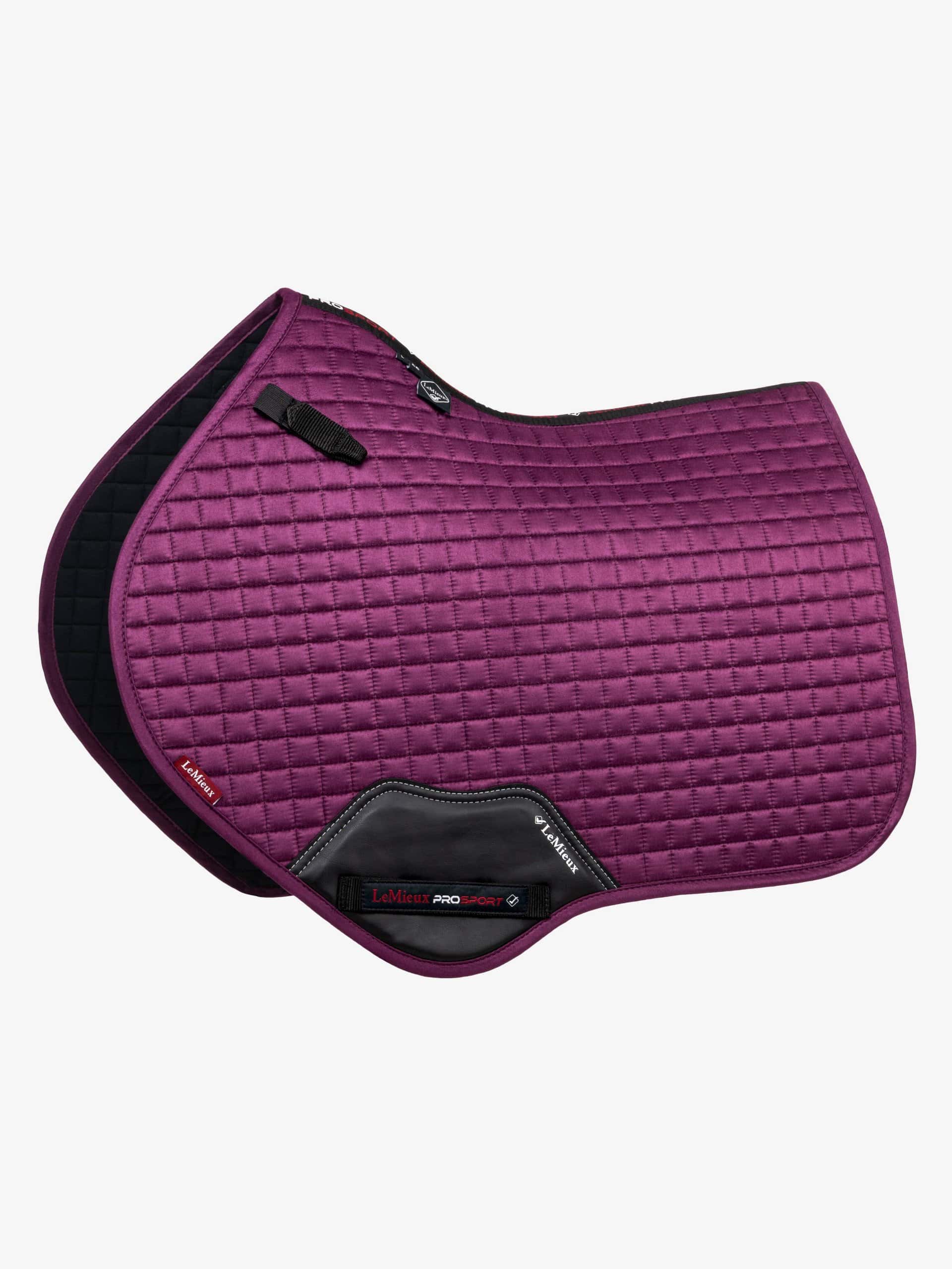 LeMieux Suede Close Contact Square Plum. Deze premium LeMieux zadeldekjes voor paard of pony zijn verkrijgbaar bij livin horse shop. Frontaanzicht zadeldekje