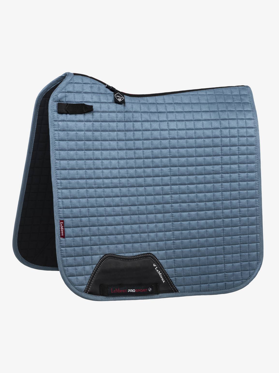 LeMieux Zadeldekje Dressage Suede Square Ice Blue. Dit LeMieux Zadeldekje paard en pony is verkrijgbaar bij Livin Horse Shop. Livin Horse Shop is dealer van LeMieux. Frontaanzicht LeMieux Zadeldekje Ice Blue