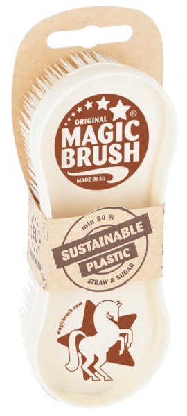 De Magic Brush Nature Recycled is een middelharde paardenborstel, gemaakt van 50% hernieuwbare grondstoffen. Verwijdert modder & losse haren. Duurzaam & multifunctioneel.