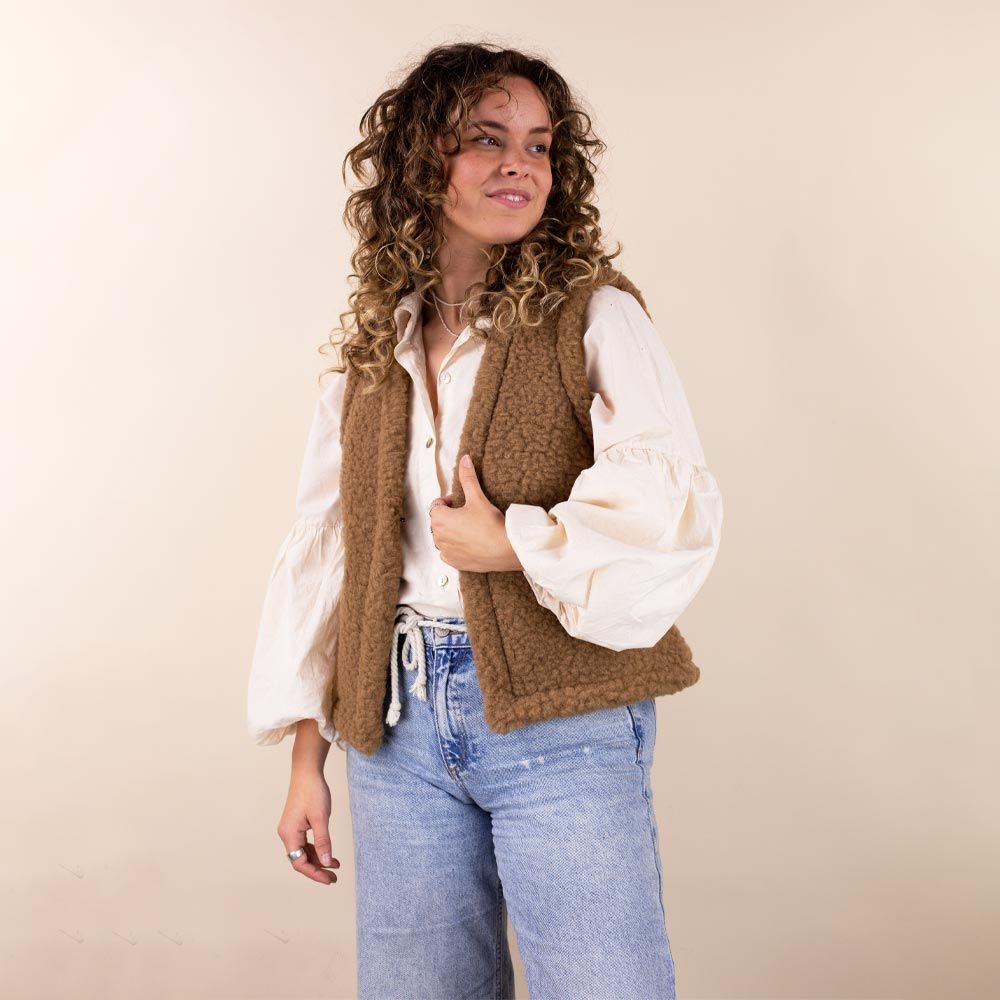 Moonrise Wollen Vestje Teddy Dames Bruin – 100% Merino Wol met Haaksluiting & Zakken | Warme Korte Pasvorm