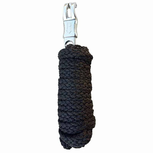 halstertouw paniekhaak. Zwart halstertouw met veilige paniekhaak voor snel losmaken in noodsituaties. Sterk, duurzaam en comfortabel. Perfect voor dagelijks gebruik bij paarden en pony’s. Bestel nu bij Livin Horse Shop! De halstertouwen zijn verkrijgbaar bij Livin Horse Shop, dealer van LeMieux, Horka en HKM.