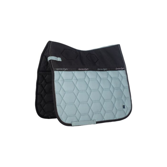 HKM Zadeldek Dressage Harbour Island Sage. De zadeldekjes van HKM zijn. verkijgbaar bij Livin Horse shop. Frontaanzicht HKM zadeldekje Harbour Island Sage 