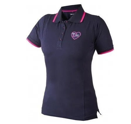 By Jill Dames Polo Shirt in navy blue met roze accenten, geborduurd logo en motiverende print. Comfortabel, stretchy en perfect voor casual en sportief gebruik.