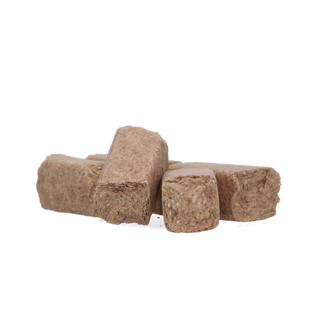 Excellent Horse Sweet Blocks Carrot 1,2 kg: smakelijke, suikerarme paardensnoepjes met wortelsmaak. Stevige brokken, niet kruimelend ✓ Bestel nu online!