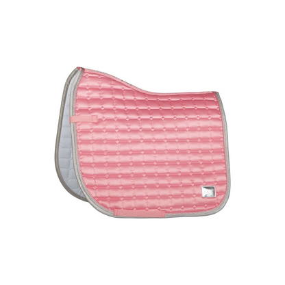 Het Harry’s Horse Zadeldekje Pink Passion is een luxe satin zadeldek met mesh voering, dubbele koordafwerking en goede zweetabsorptie voor optimaal comfort van je paard.