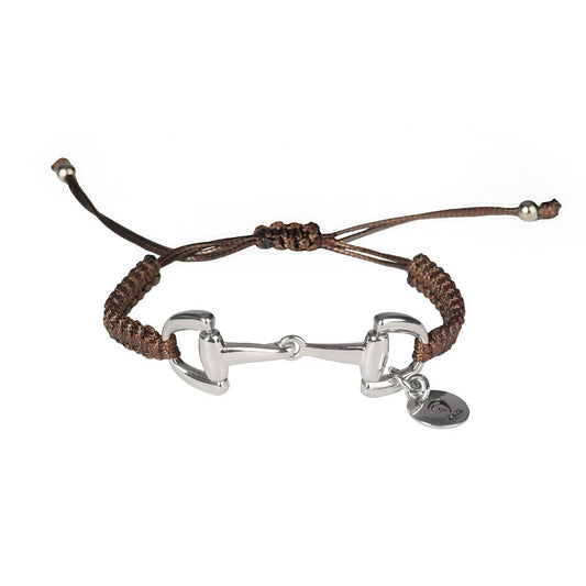 Stijlvolle gevlochten armband met zilverkleurig bitje. Verstelbaar en perfect voor elke paardenliefhebber. Verkrijgbaar bij Livin Horse Shop!