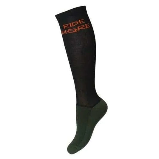 ride more caviar. Bestel de HORKA Ride More Sokken – Caviar bij Livin Horse Shop. Sportieve rijsokken met versterkt voetbed en elastische kuit voor optimaal comfort.