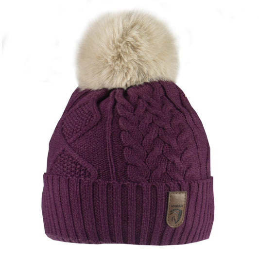 Bestel de Horka Gebreide Muts Equestrian Pro PLUM bij Livin Horse Shop. Fleece gevoerde wintermuts met imitatiebont pompom voor extra warmte en stijl.