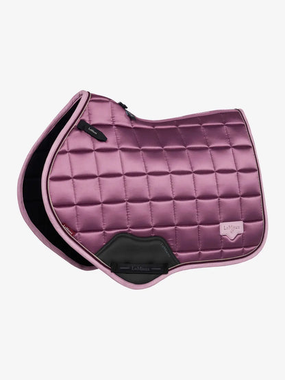 LeMieux Loire Classic Close Contact Square Mallow: luxe springzadeldek met bamboevoering, hoge schoftvorm en zachte binding. Bestel bij Livin Horse Shop!