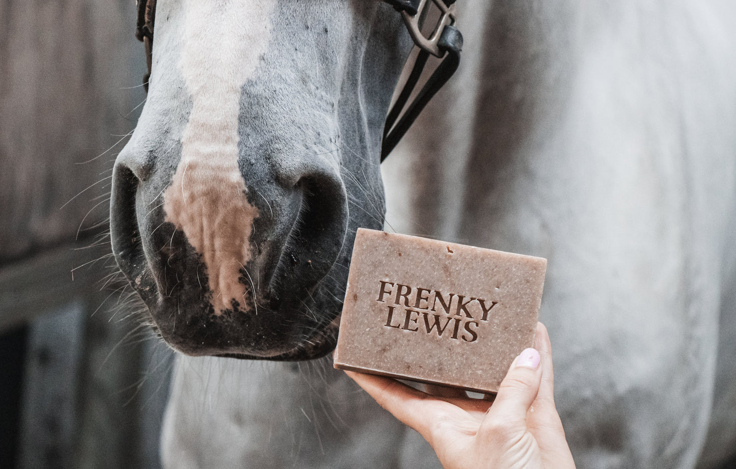 Frenky Lewis Paardenshampoo bar Honey & Care