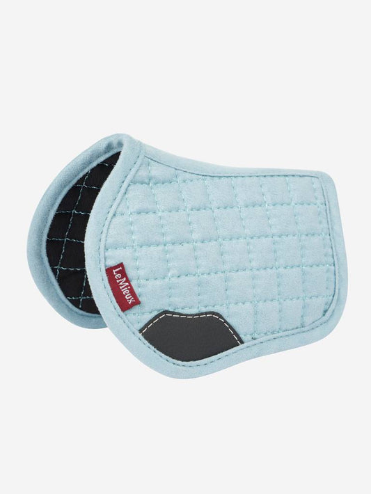 LeMieux Speelgoed Pony Zadeldekje Glacier – Luxe Mini Zadeldek voor Toy Pony in Zomers Blauw. Dit speelgoed zadeldekje voor toy pony is verkrijgbaar bij Livin Horse Shop. Frontaanzicht zadeldekje glacier toy pony