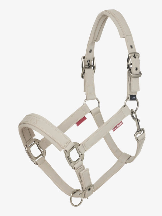 LeMieux Essence Halster Stone. Dit LeMieux halster, headcollar, is verkrijgbaar bij Livin Horse Shop. Frontaanzicht LeMieux halster stone 
