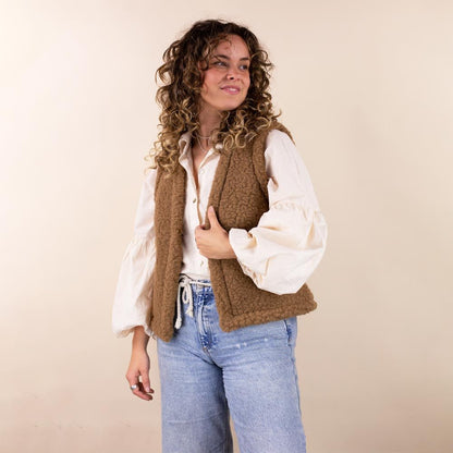 Moonrise Wollen Vestje Teddy Dames Bruin – 100% Merino Wol met Haaksluiting & Zakken | Warme Korte Pasvorm